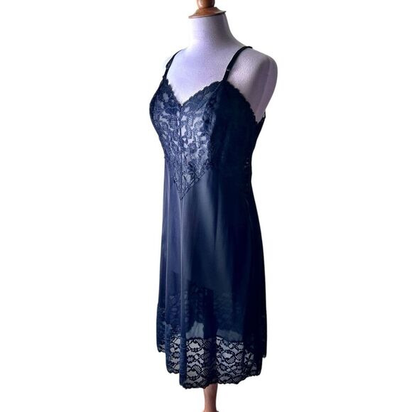 Vintage 1950s Vanity Fair Black Nylon Chantilly Lace Slip - Size 38 Large - Picture 8 of 9